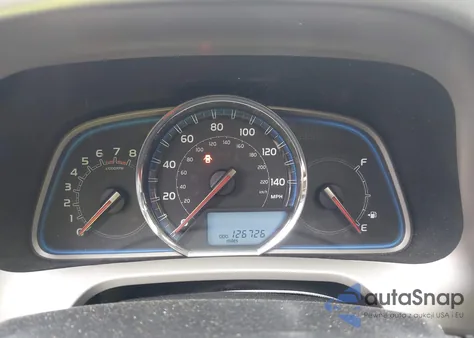 2013 Toyota Rav4 Limited z USA, uszkodzony, nr VIN 2T3DFREV1DW102384